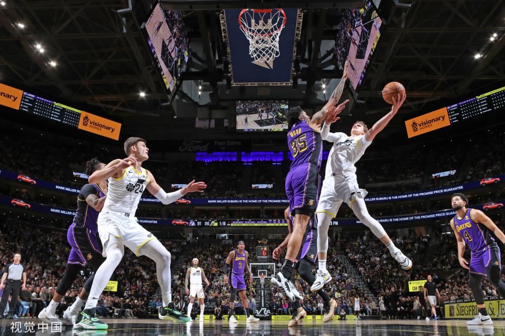 球赛事的举 球赛事的举